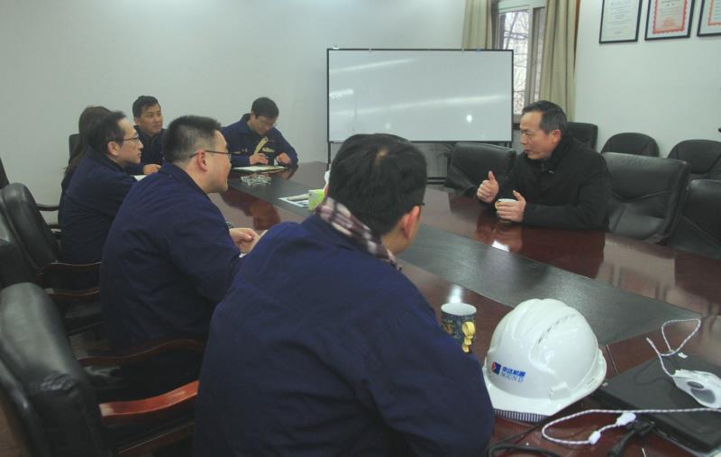 2月13日，農(nóng)歷大年初九，集團(tuán)公司黨委書記、總經(jīng)理虞岳明一行來到申達(dá)，親切慰問申達(dá)公司全體干部職工，向大家拜年，并致以新春美好的祝福！.jpg